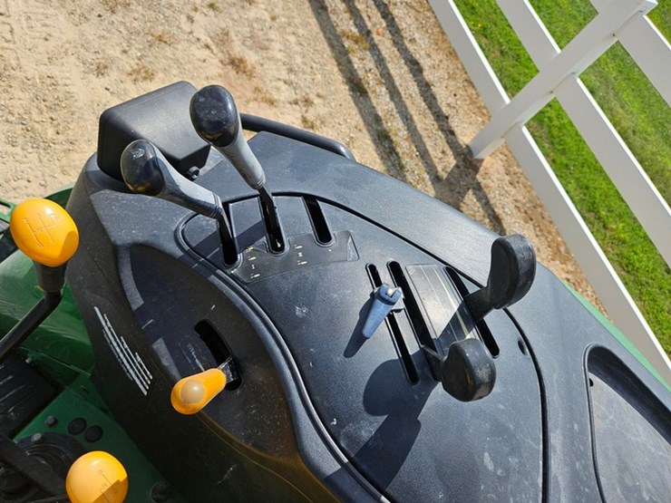 john-deere-5220-image-21