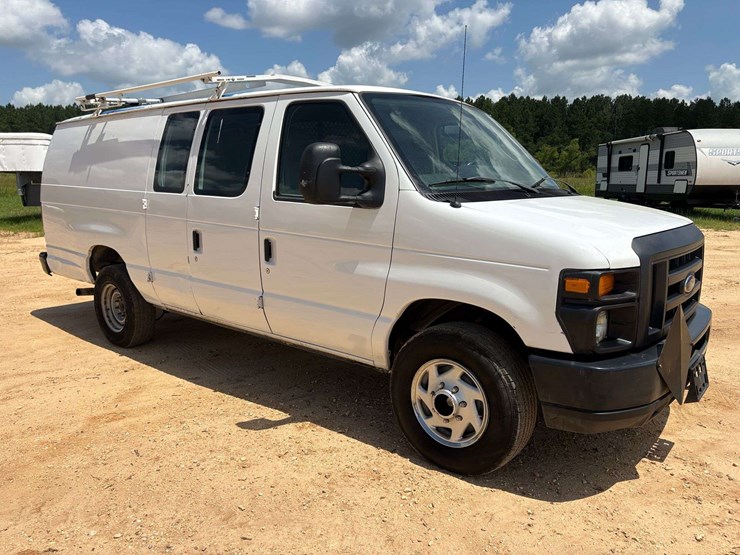 2013-utility-van-image-4
