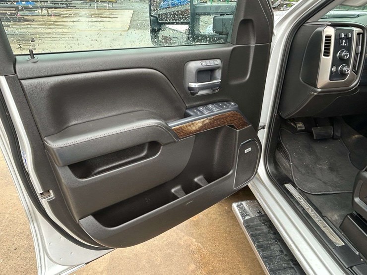 2019-gmc-2500-image-14
