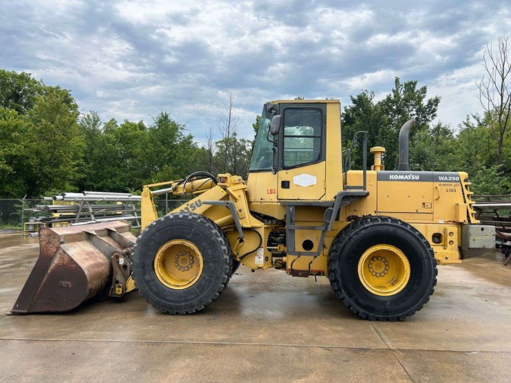 2003-komatsu-wa250-3mc-image-3