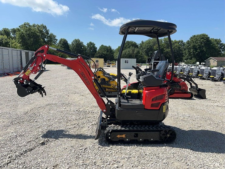 2026-sdline-sdee22-mini-excavator-image-2