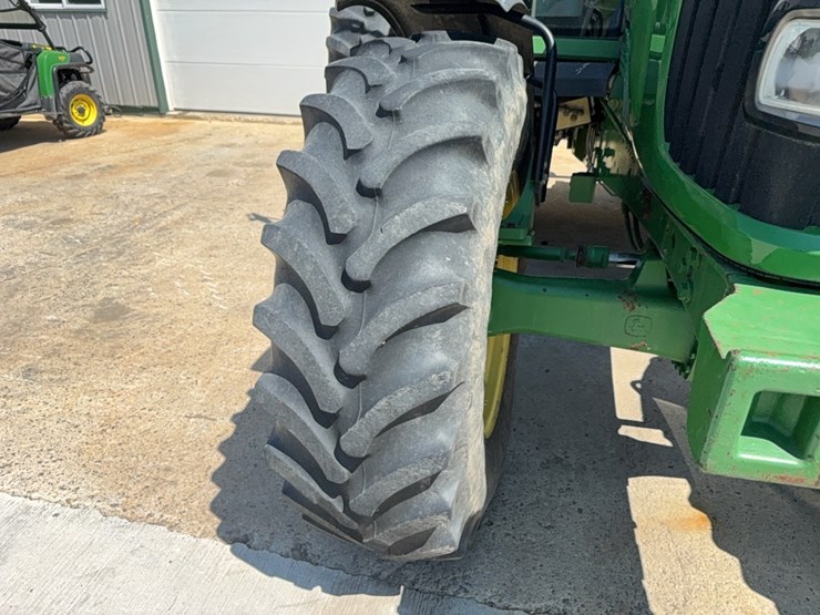 john-deere-7520-image-12