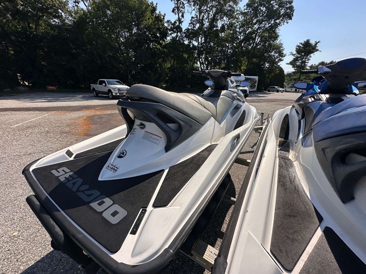 2007-sea-doo-gtx-4-tec-jet-ski,-2006-sea-doo-gtx-4-tec-jet-ski,-w/2017-triton-dual-ski-trailer-image-65