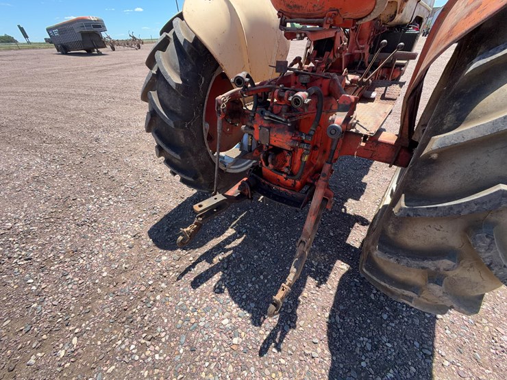 1958-case-801-b-tractor-image-10
