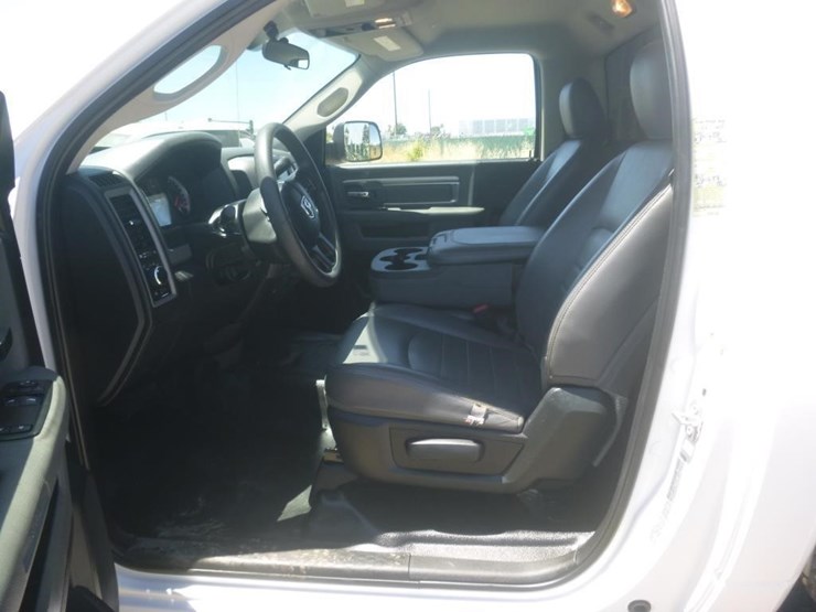 2018-dodge-2500-image-11
