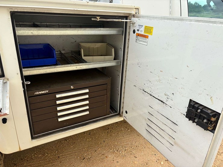 2016-ford-f550-image-29