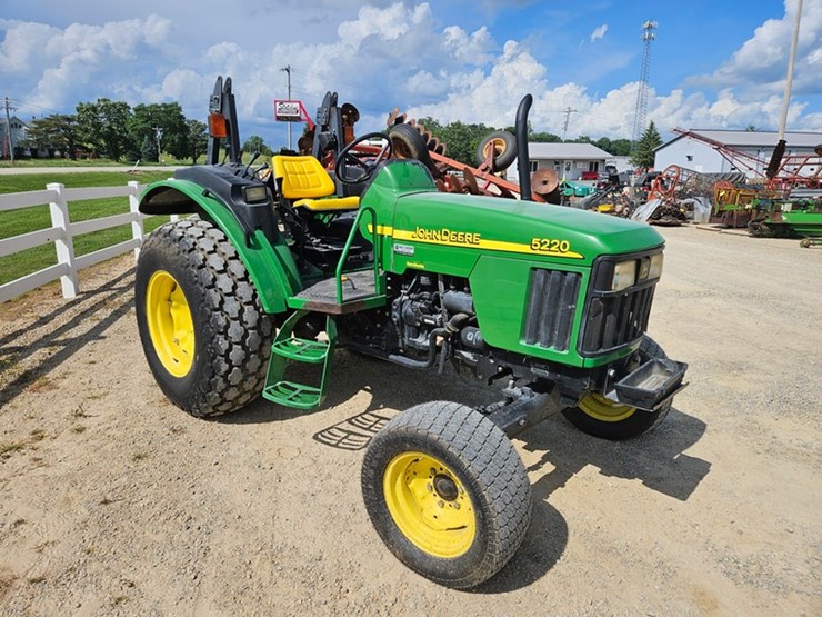 john-deere-5220-image-7