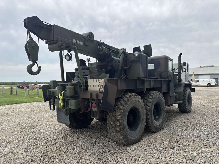 1972-m816-6x6-rotary-wrecker-crane-image-3