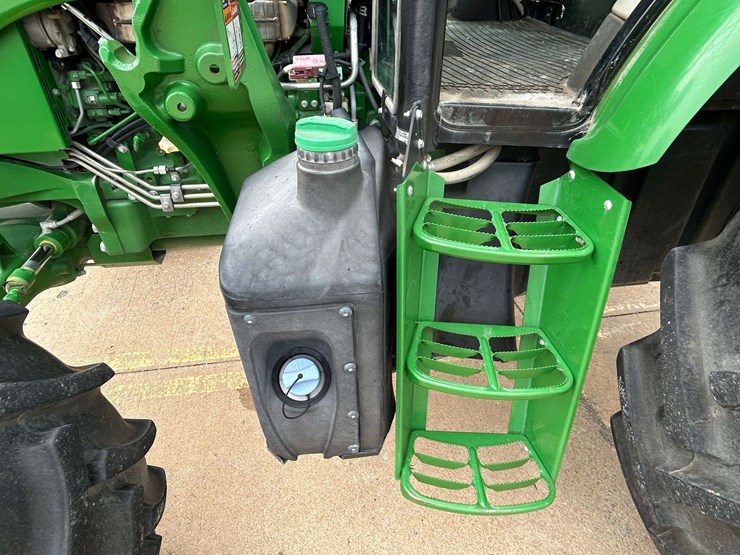 2019-john-deere-6120e-image-39