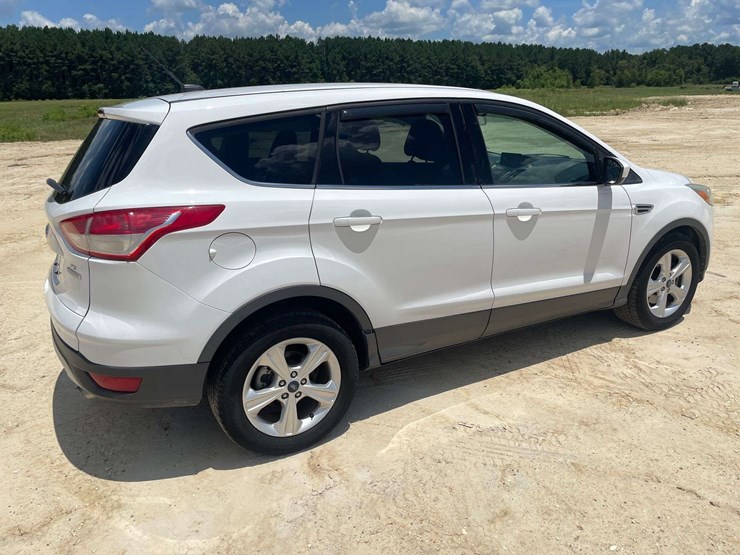 2015-ford-escape-se-image-3