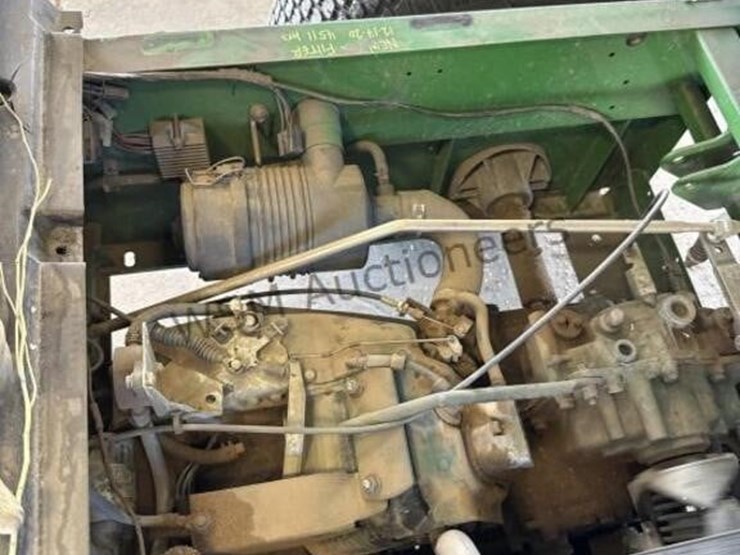 john-deere-gator-image-13
