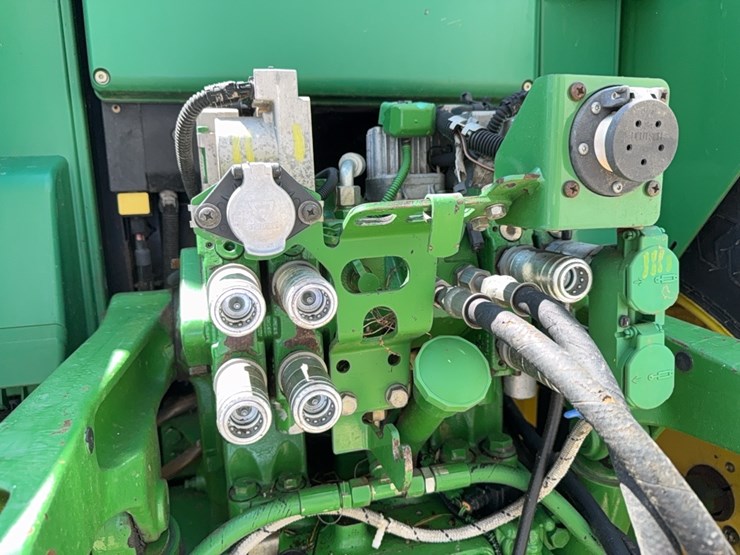 john-deere-7520-image-24
