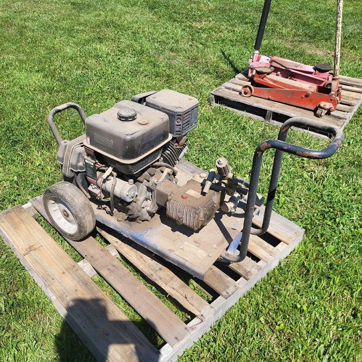 Aqua Blast Power Washer w/Briggs and Stratton Vangard 9hp Engine