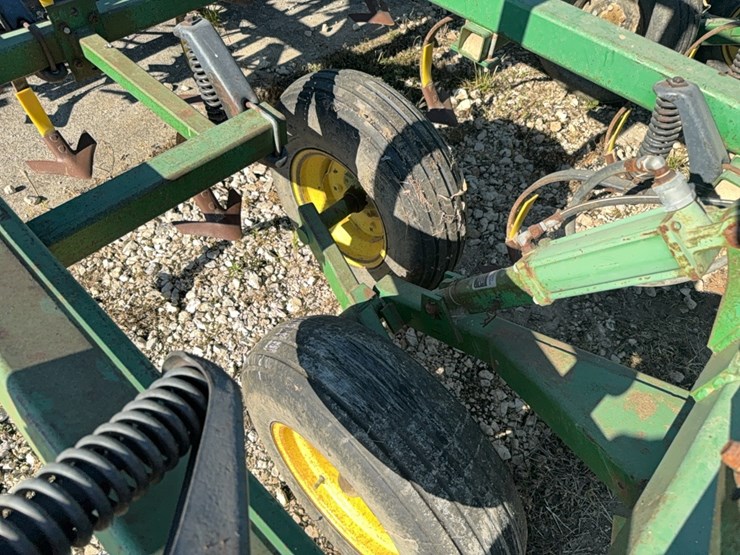 john-deere-724-image-22