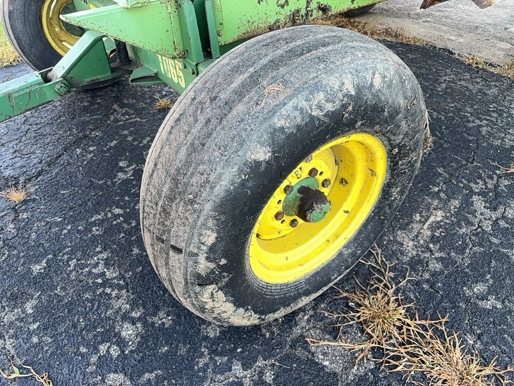 parker-gravity-wagon-w/-john-deere-gear-image-13
