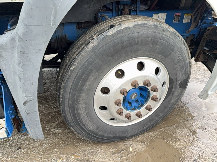 2012-mack-cxu613-image-19