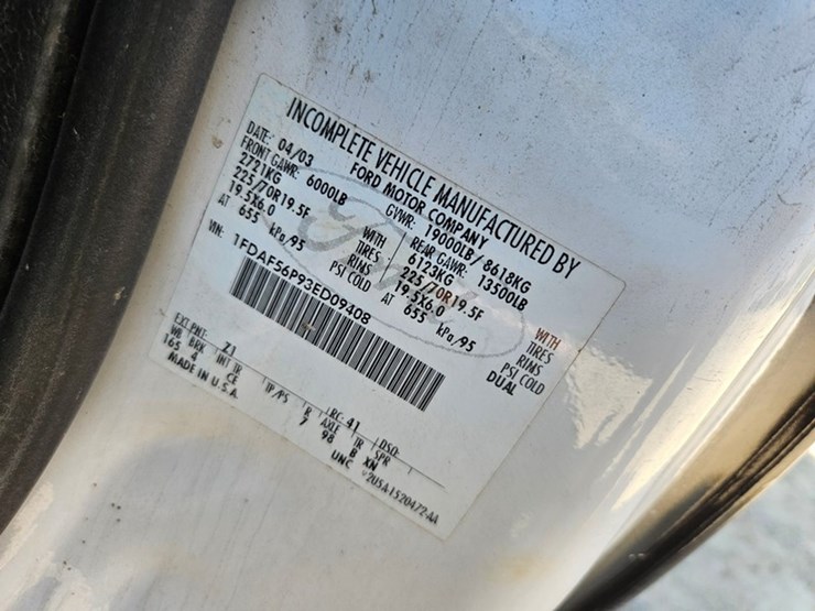 2003-ford-f550-image-44