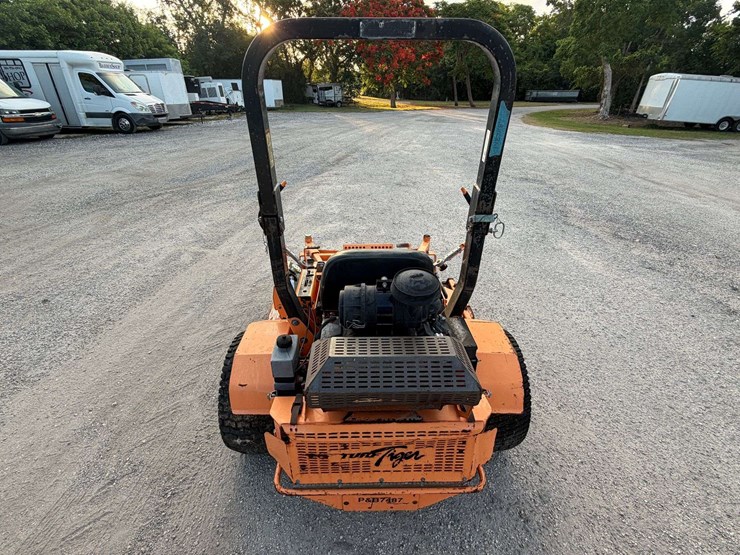 2013-scag-turf-tiger-52"-zero-turn-mower-image-10