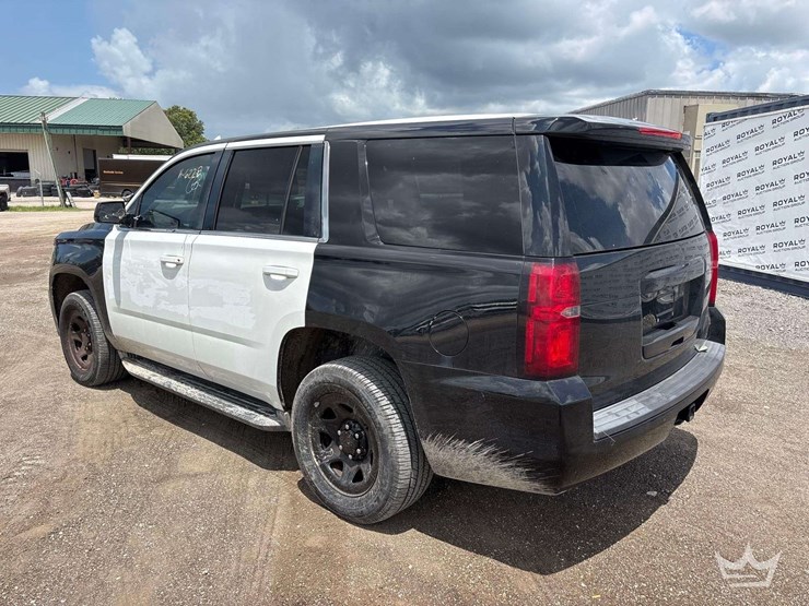 2018-chevrolet-tahoe-image-4