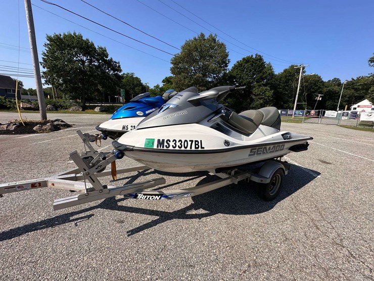 2007-sea-doo-gtx-4-tec-jet-ski,-2006-sea-doo-gtx-4-tec-jet-ski,-w/2017-triton-dual-ski-trailer-image-13