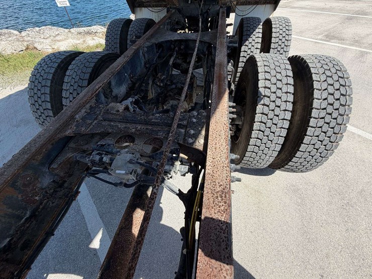 2006-mack-granite-ct713-image-30