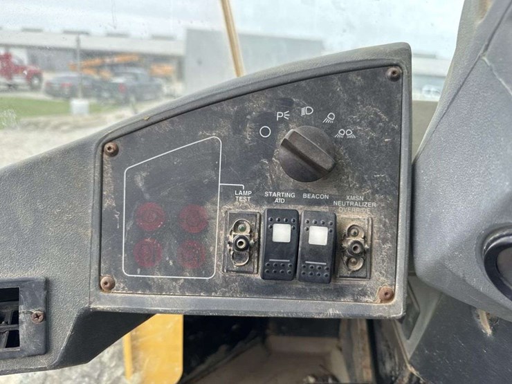 caterpillar-928g-image-22