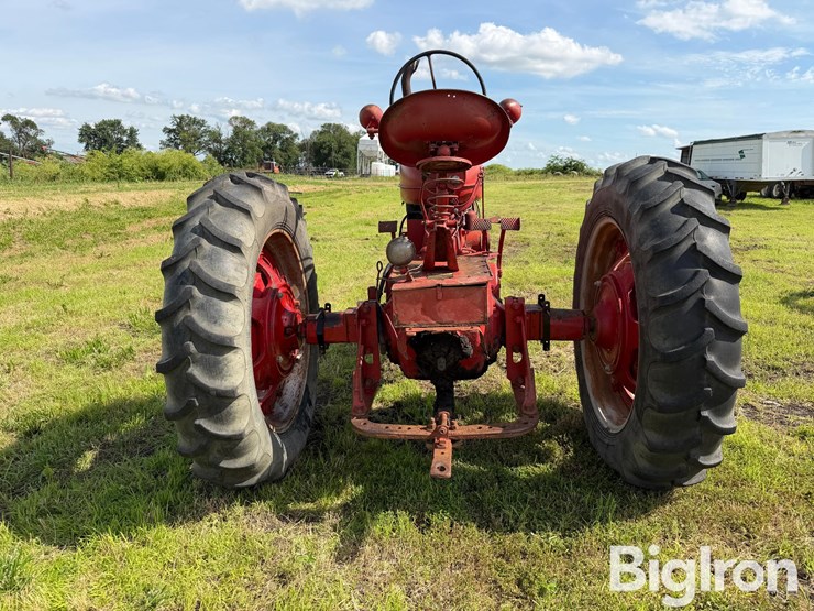 1950-farmall-m-2wd-tractor-image-6