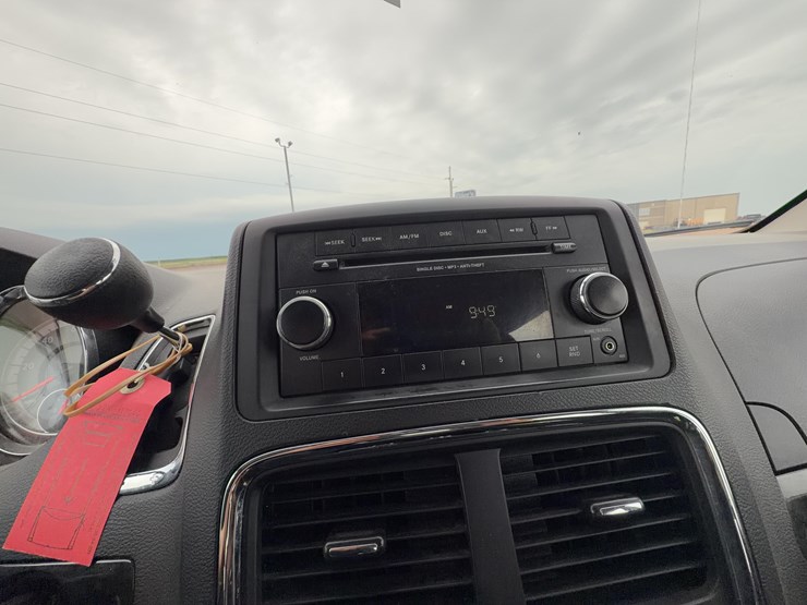 2014-dodge-grand-caravan-image-28