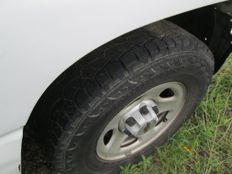 2000-chevrolet-silverado-1500-image-13