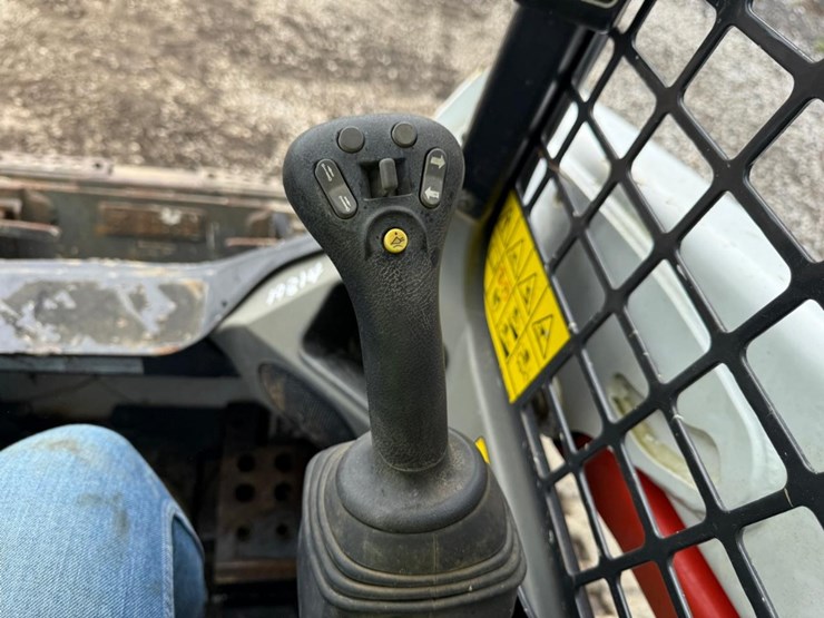 2022-bobcat-t550-image-20