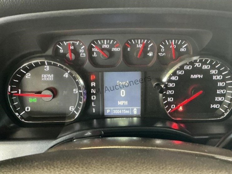 2017-chevrolet-3500hd-image-17