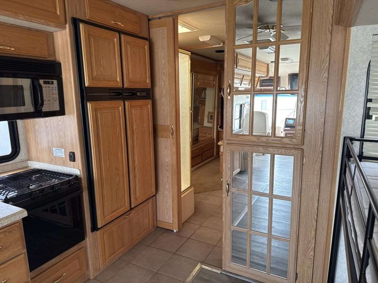 2004-alfa-leisure-see-ya-class-a-motorhome-image-31