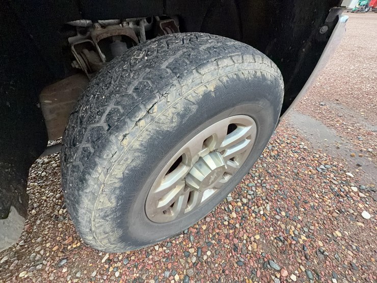 2015-chevrolet-silverado-3500-image-37