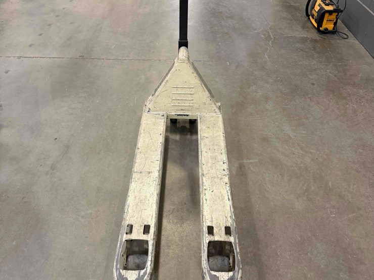 manual-pallet-jack-image-6
