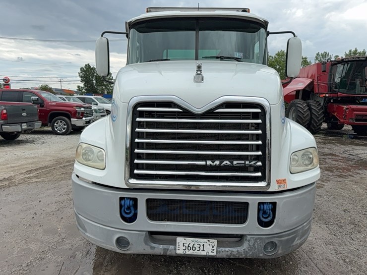 2012-mack-cxu613-image-41