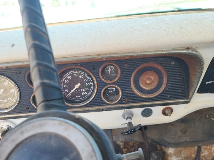 ford-f700-image-40