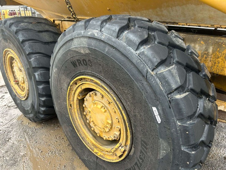 2008-caterpillar-725-image-33