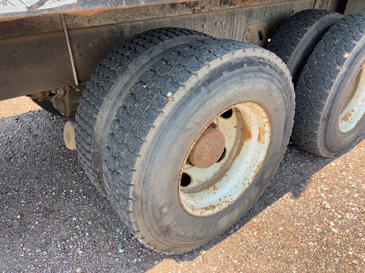 1995-ford-l9000-image-59