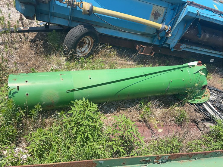 high-capacity-unload-auger-elbow-image-1