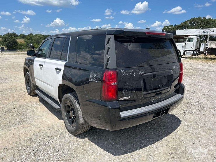 2016-chevrolet-tahoe-image-2