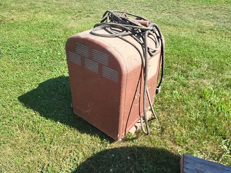 lincoln-ideal-arc-180-stick-welder---220-volt-image-3