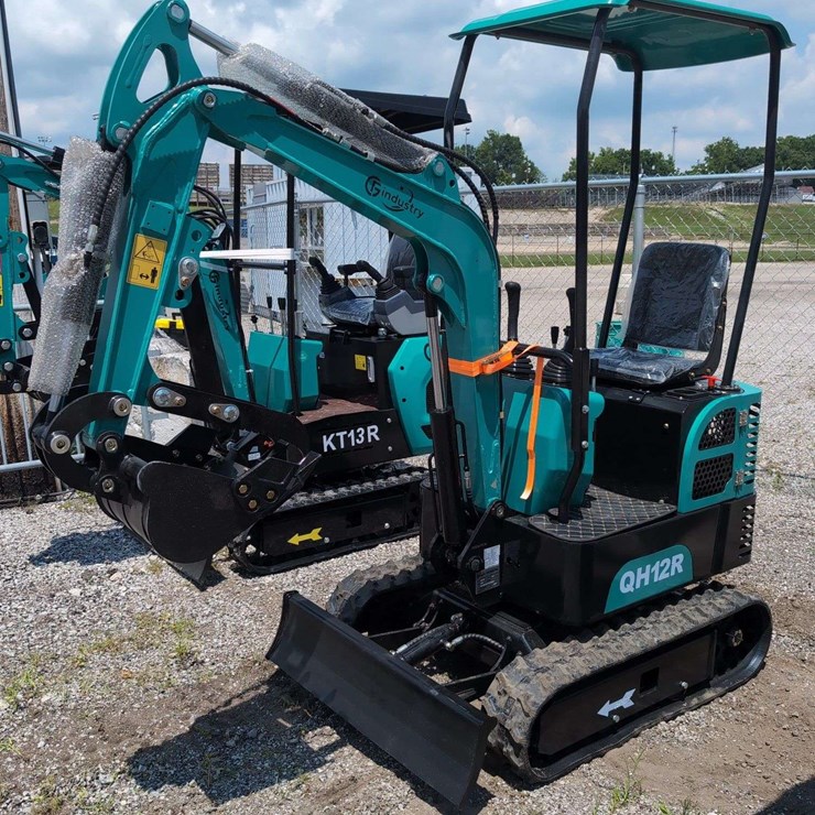 CFG Industries Mini Excavator - QH12R