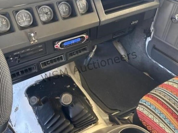 1988-jeep-wrangler-image-21