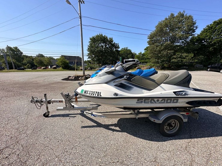 2007-sea-doo-gtx-4-tec-jet-ski,-2006-sea-doo-gtx-4-tec-jet-ski,-w/2017-triton-dual-ski-trailer-image-15