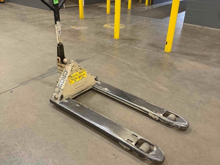 manual-pallet-jack-image-2