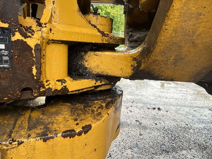 2008-caterpillar-725-image-15