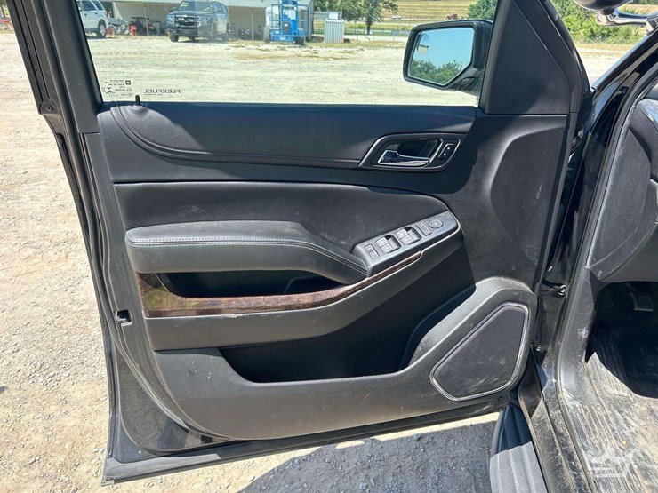 2019-chevrolet-tahoe-image-11