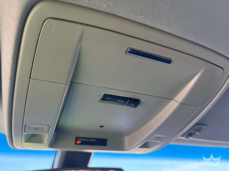 2015-chevrolet-tahoe-image-16