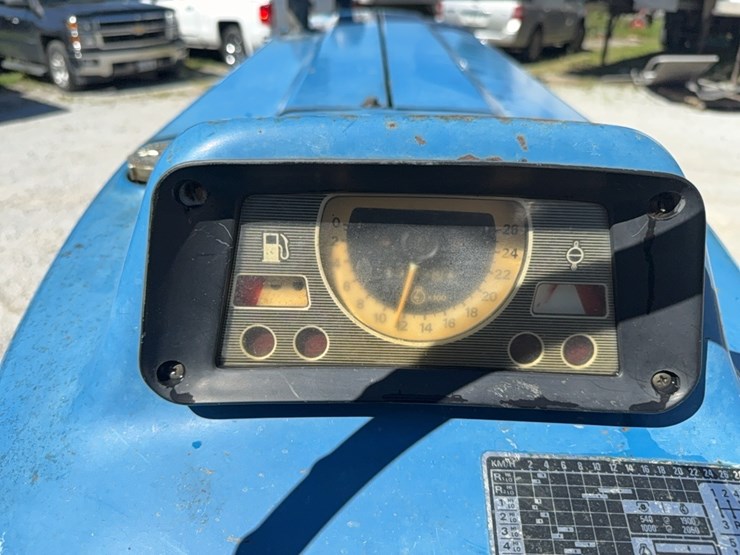 1977-ford-5600-image-32