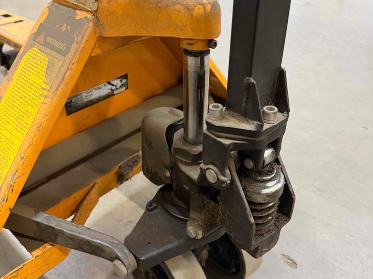 manual-pallet-jack-image-8